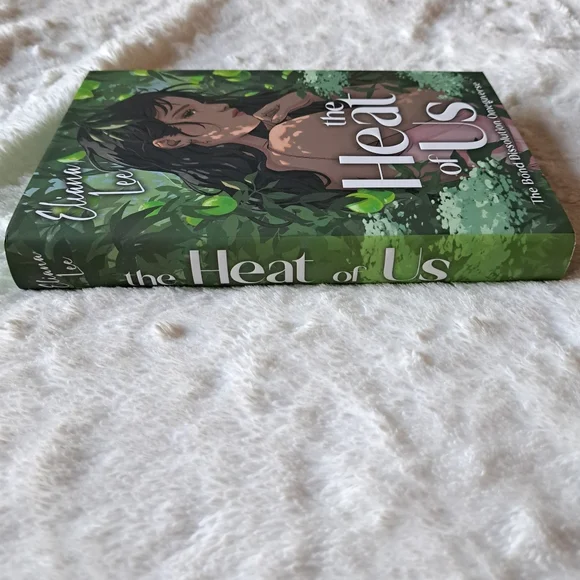 The Heat of Us by Eliana Lee Faecrate Edition - Picture 3 of 6